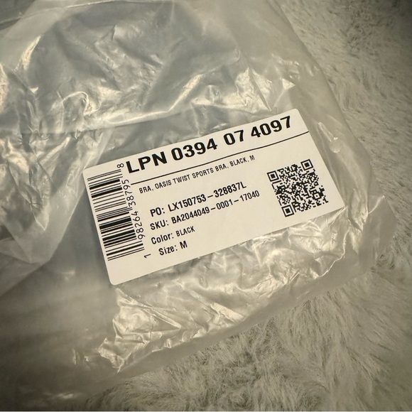 Oasis Twist Medium Impact Sports Bra - Picture 6 of 6